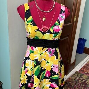 B. Smart  Sleeveless Floral Dress  fit & flare EUC stretch  Black /yellows  SZ 4